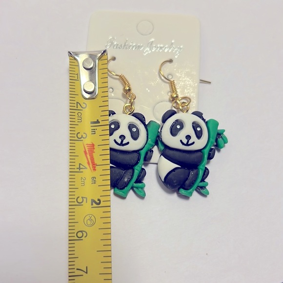 3/25$ Fashion Jewelry Panda Earrings - Picture 9 of 10